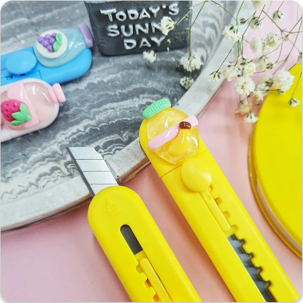 Quirky Craft Cutter Knife – Retractable for Kids & Adults