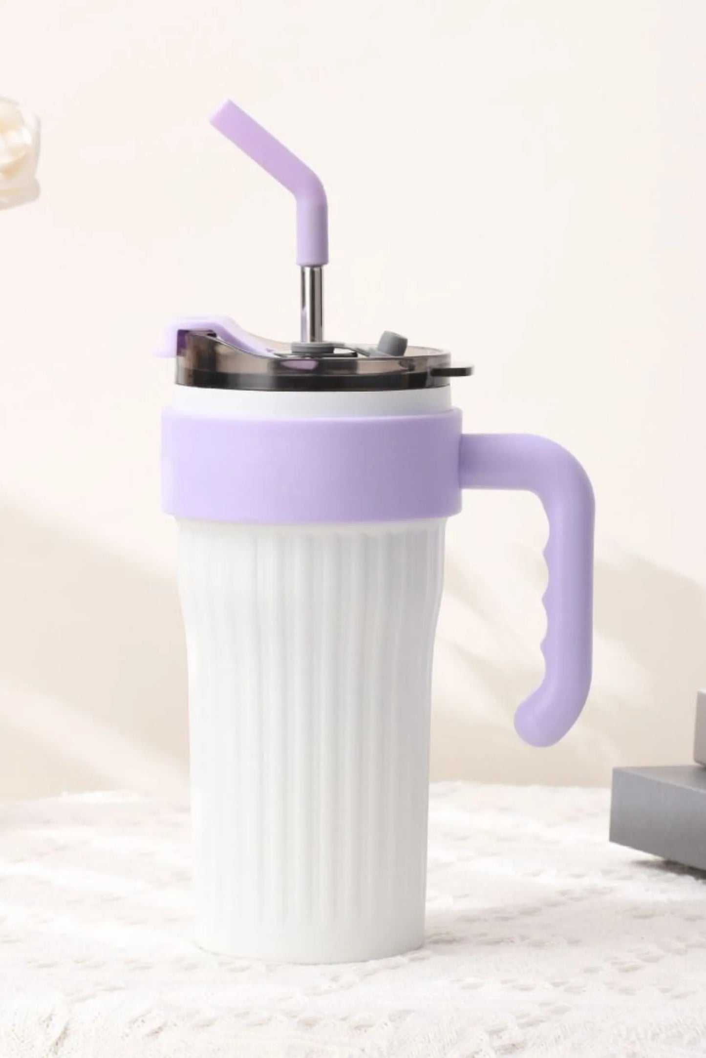 White Large Stainless Steel Tumbler With Handle and Straw – 860ml Bottle